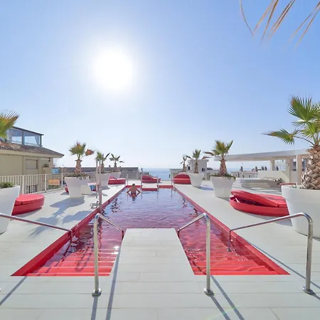Amazing Sea View From The Comfort Of The Jacuzzi Apartment