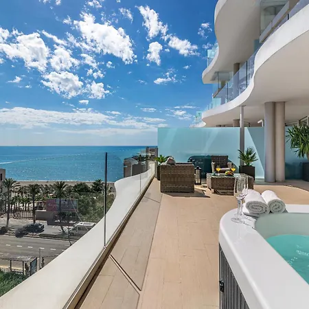 Amazing Sea View From The Comfort Of The Jacuzzi Apartment